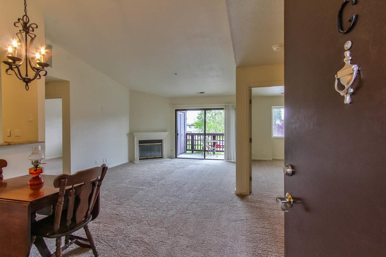 425 W Laurel Dr APT G