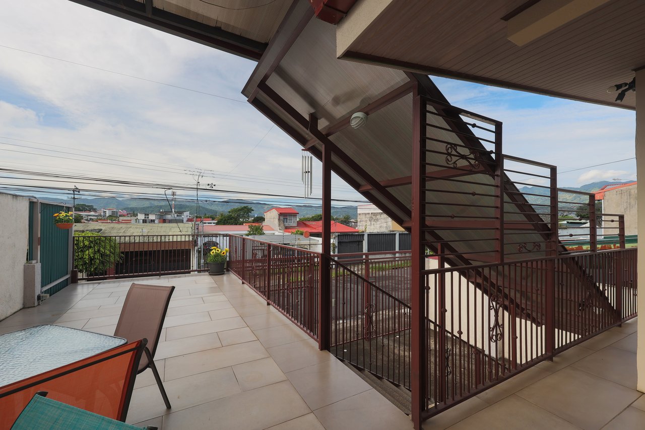 Turnkey Income Guesthouse, Curridabat, San Jose