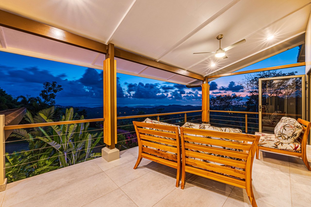 Jaw Dropping Sunset Views , With Easy Access, Private Casa Bella