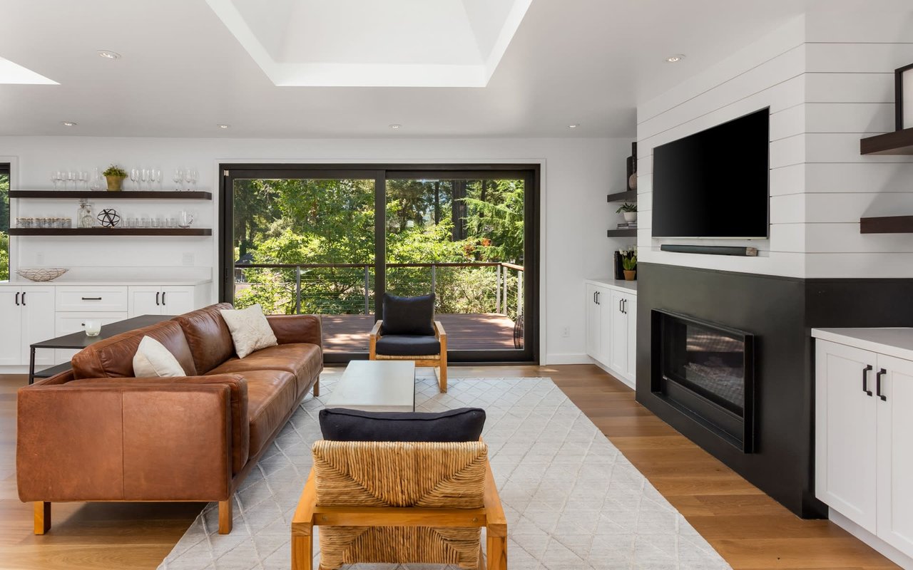 10 REASONS TO STAGE YOUR HOME