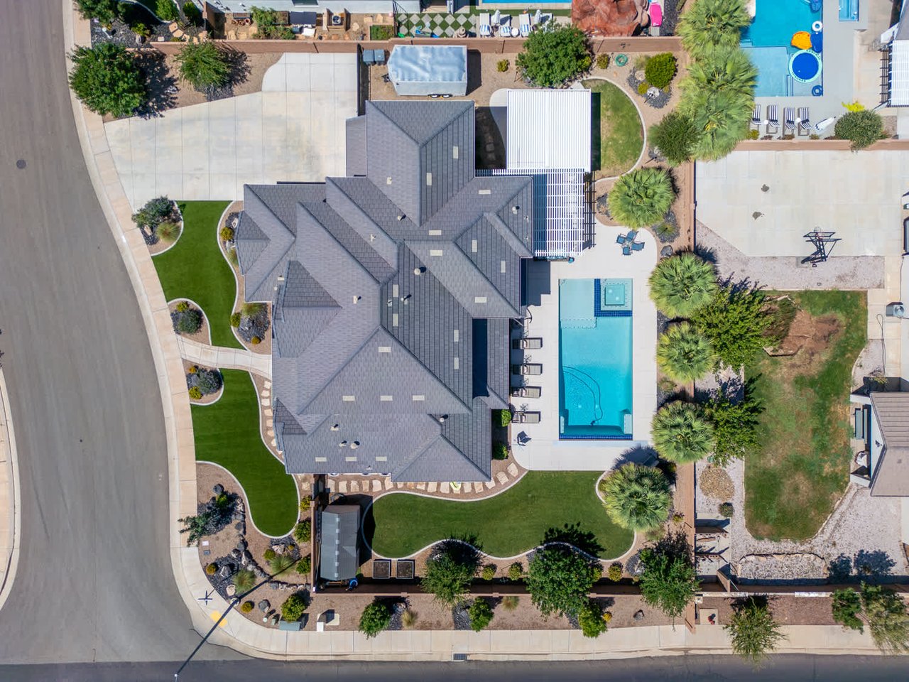 258 W Blue Quartz Dr