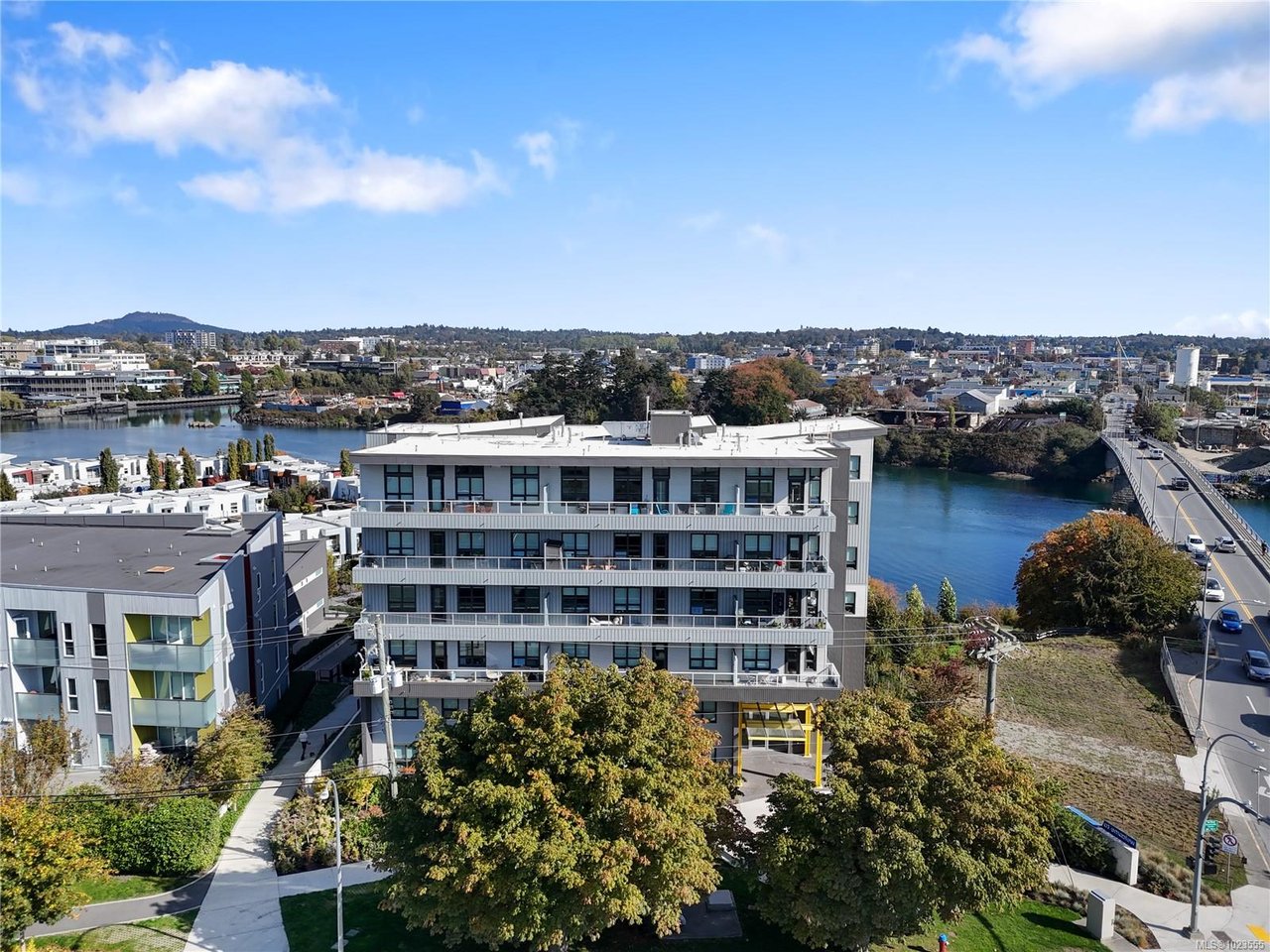 402-757 Tyee Rd, Victoria