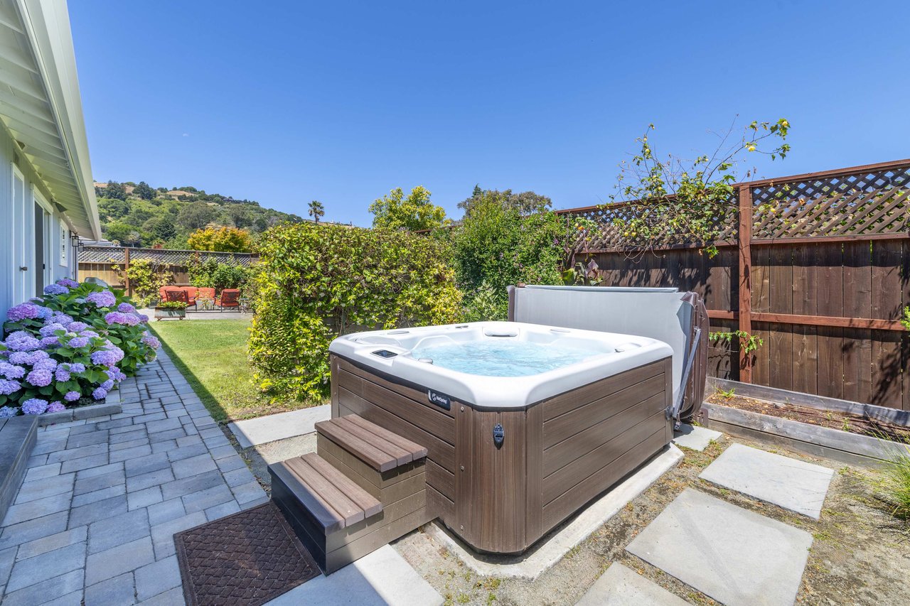 Charming Single-Level Home in Coveted Paradise Cay- Represented Owner and Tenant