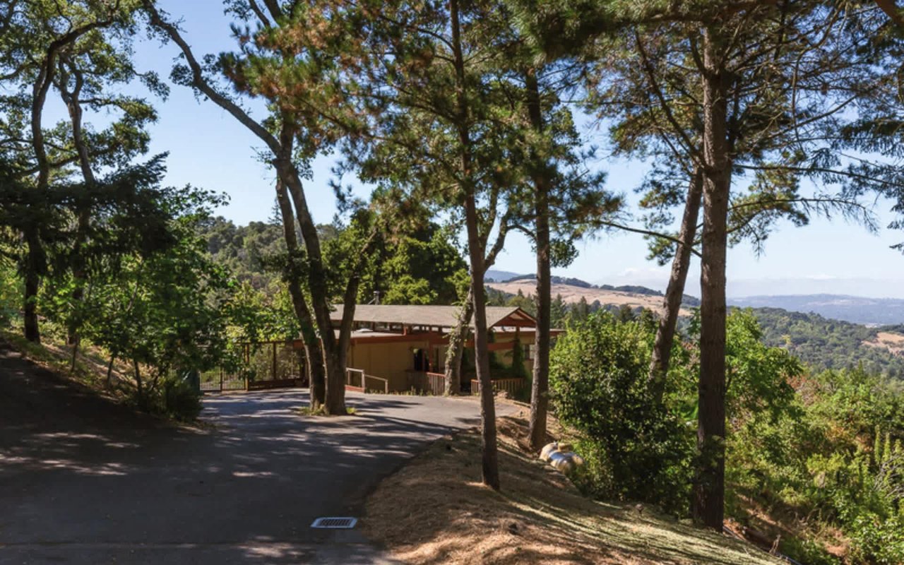 5000 Alpine Road / 5000AlpineRoad.com