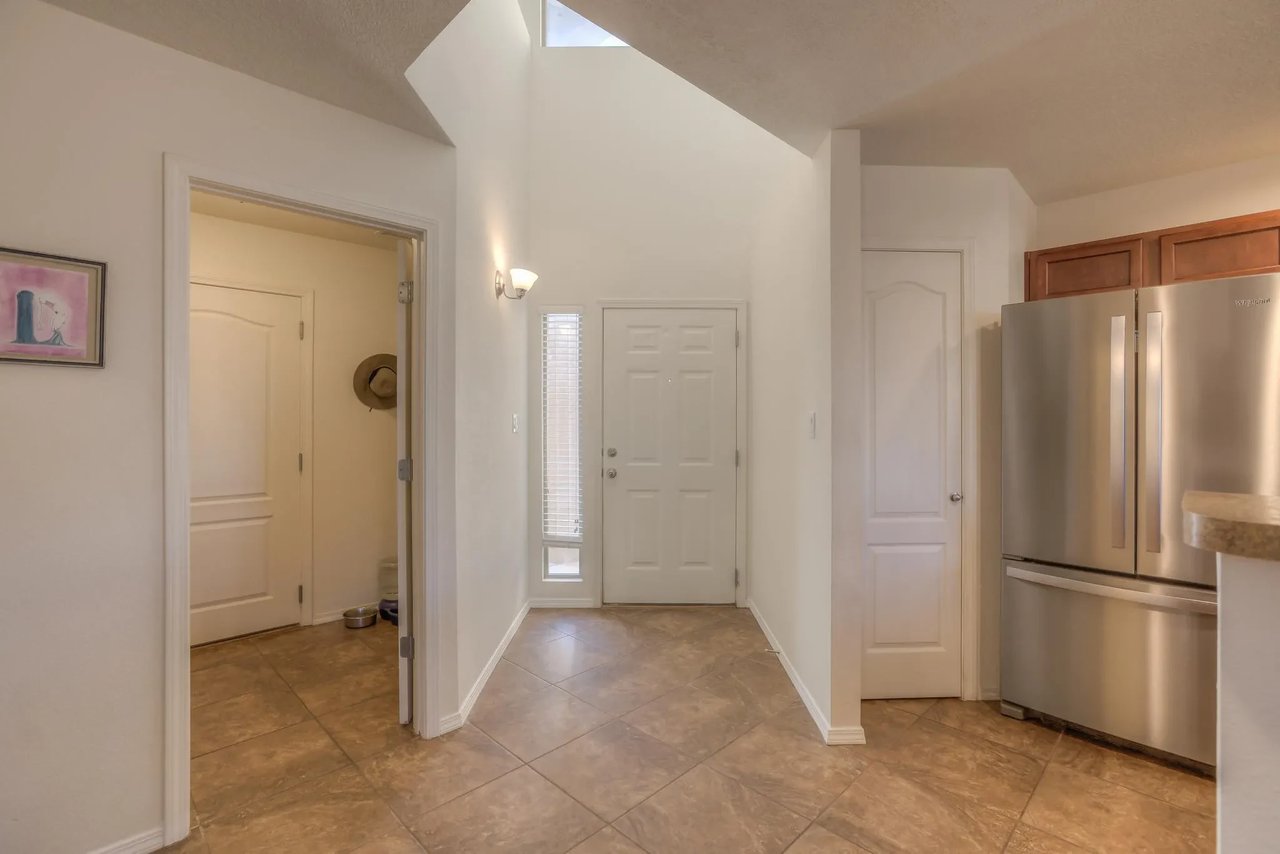 5008 Sala De Tomas Dr NW