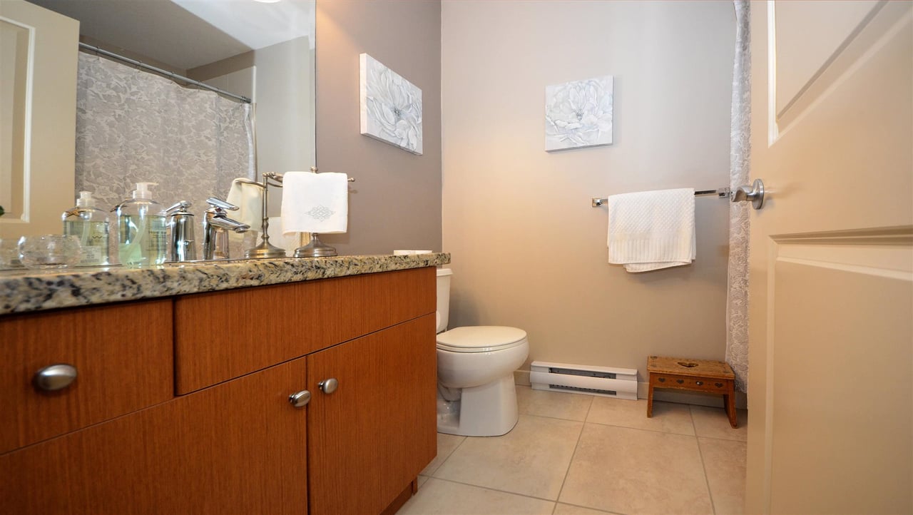 302-33328 E Bourquin Cres