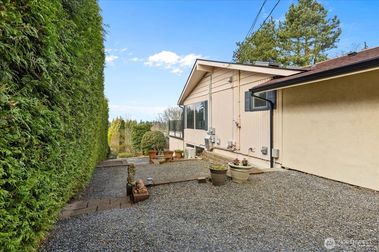 9126 45th Pl