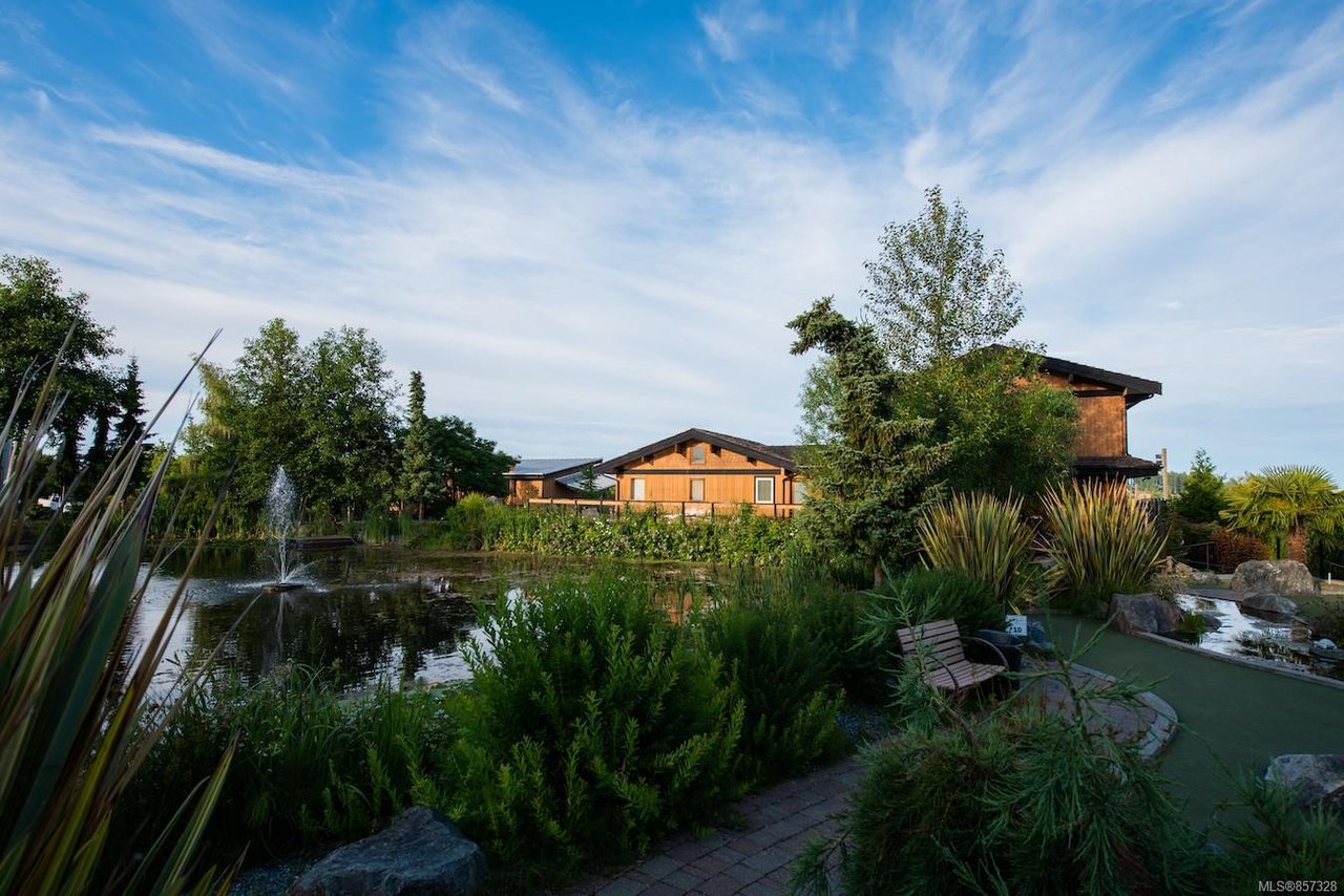 7081 Central Saanich Rd