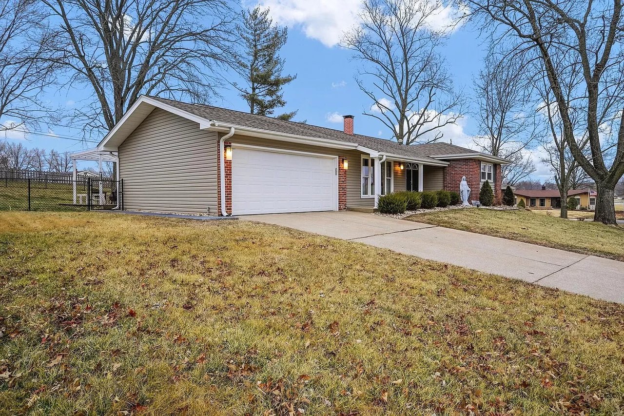 39 Janis Ann Dr