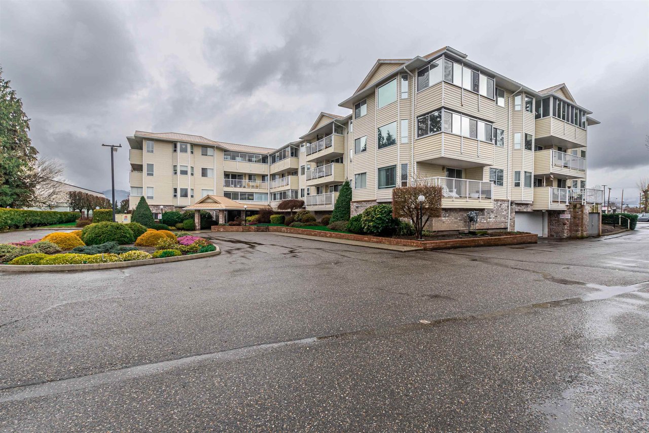 313-8725 Elm Dr