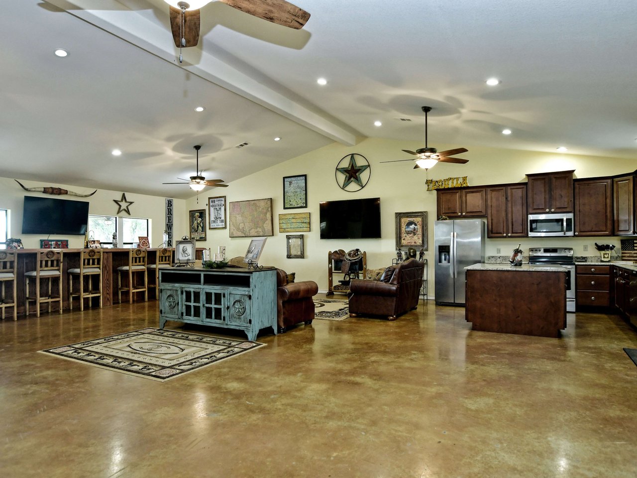 1138 Skyline Dr