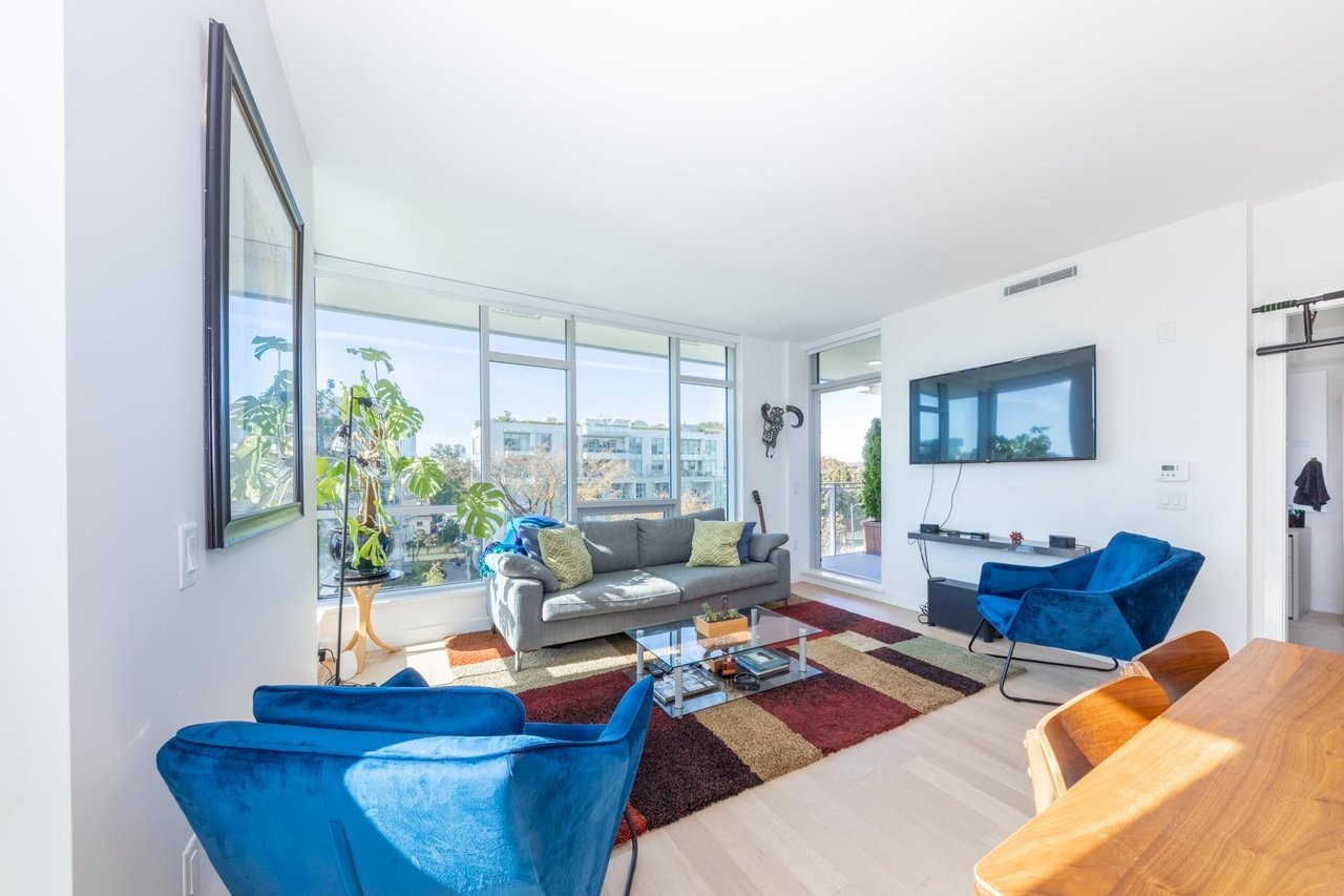 401-4988 Cambie St