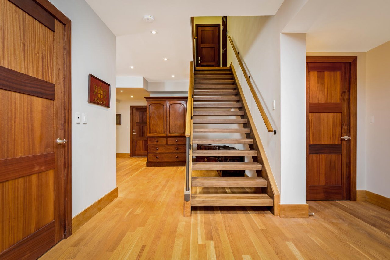 CUSTOM KINGSWAY MASTERPIECE