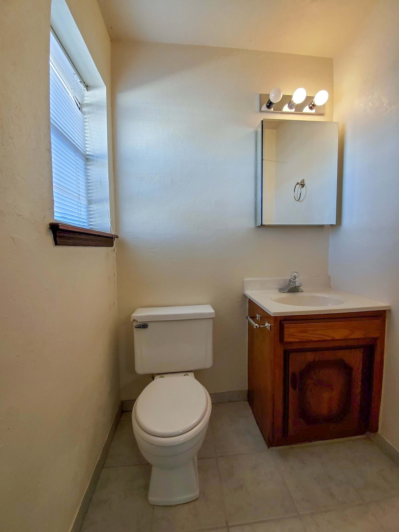 1218 Whispering Glen 