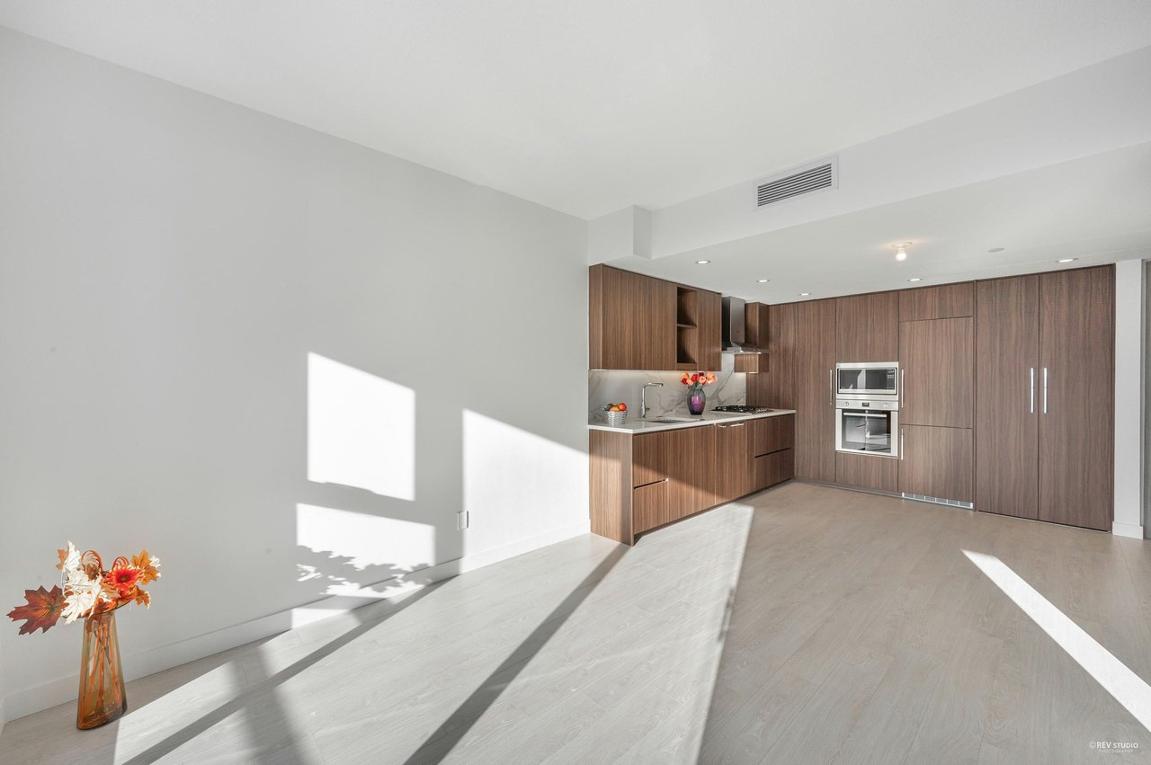 2911-9887 Whalley Blvd