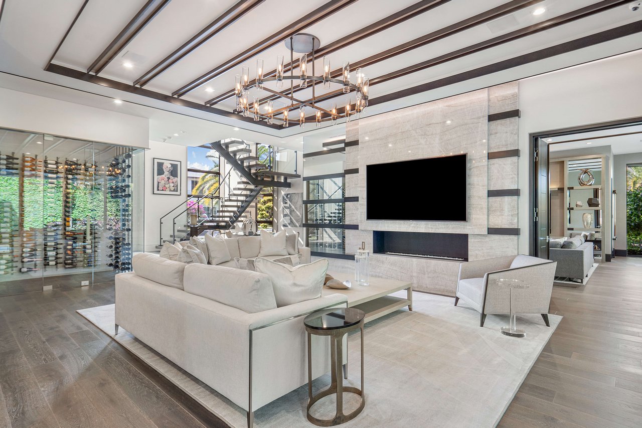 A New Signature Listing in Boca Raton's Royal Palm Yacht & Country Club