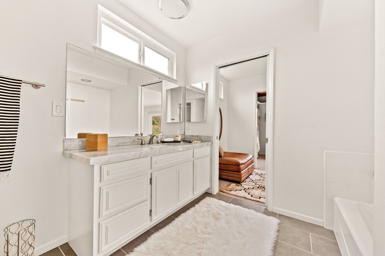 5330 Dubois Ave