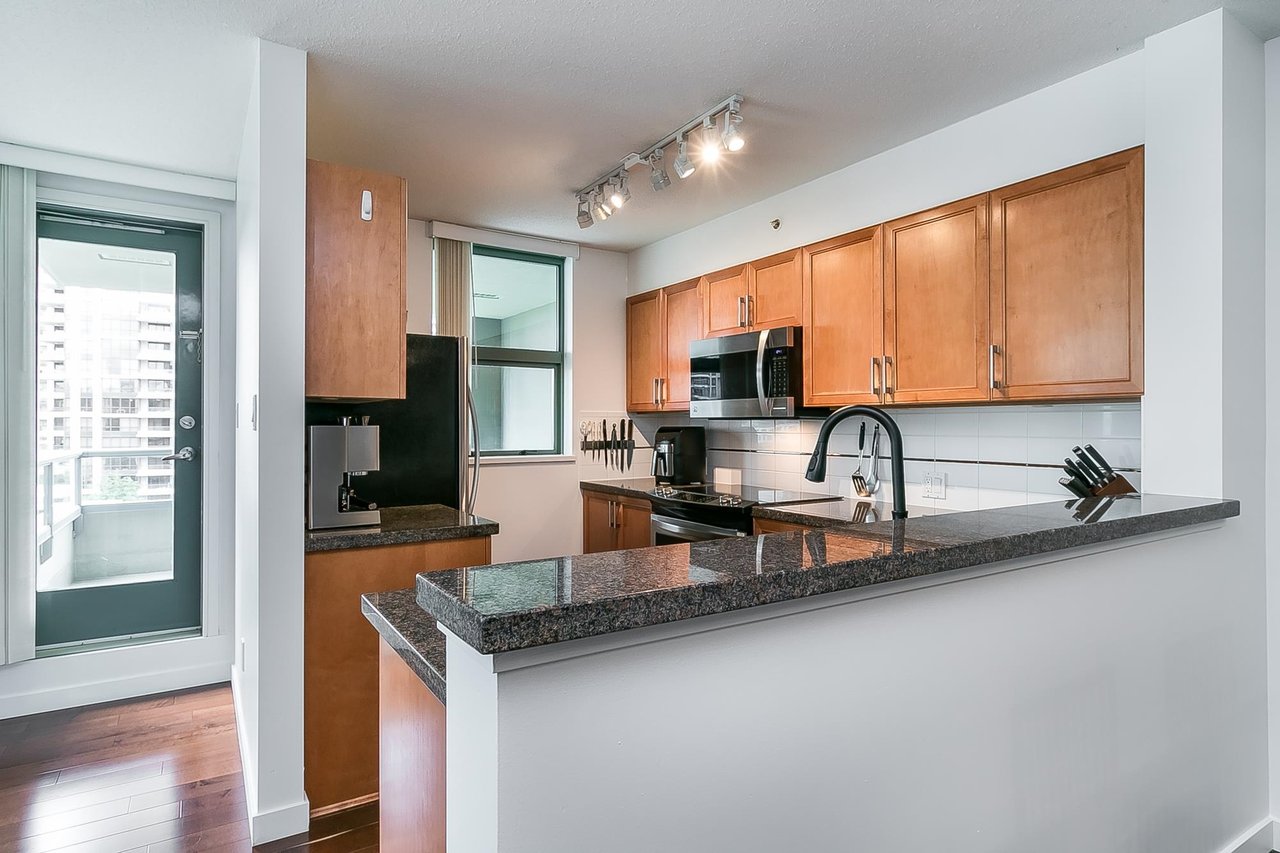 504-4388 Buchanan St