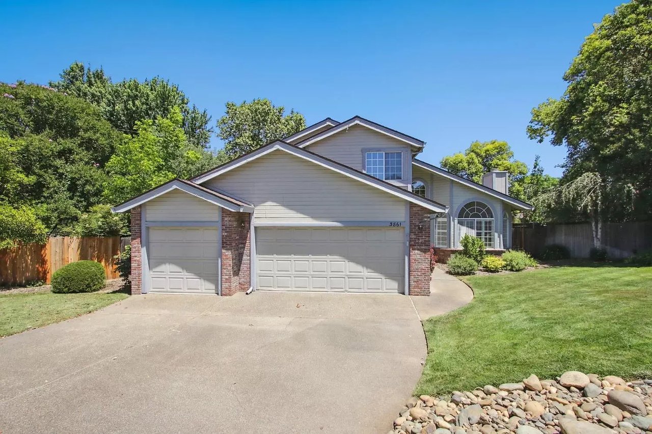 3861 Robie Lee Way