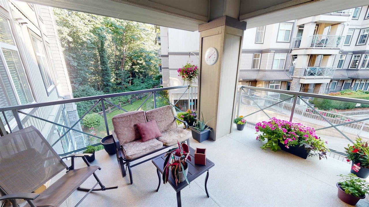 302-33328 E Bourquin Cres