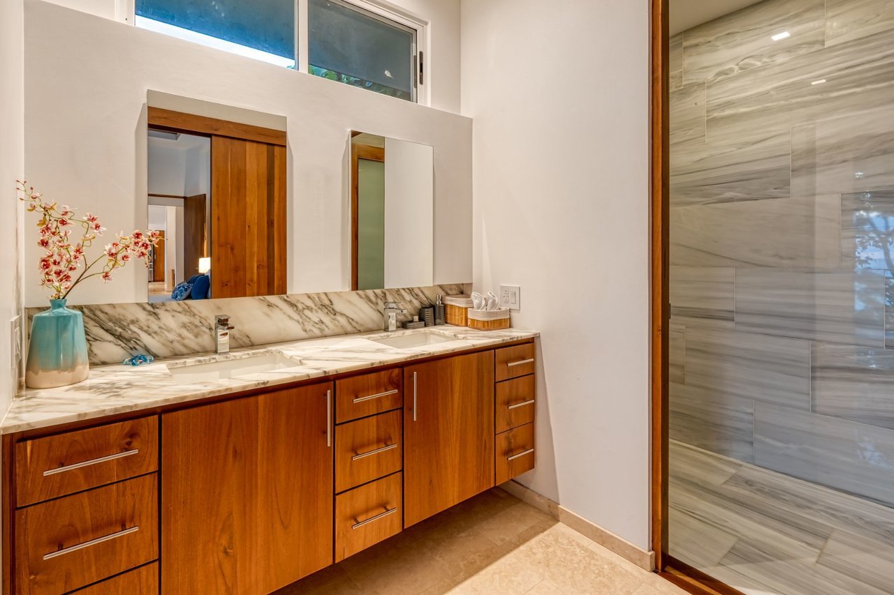 Modern Luxury Ocean View Home, Dominical, Puntarenas