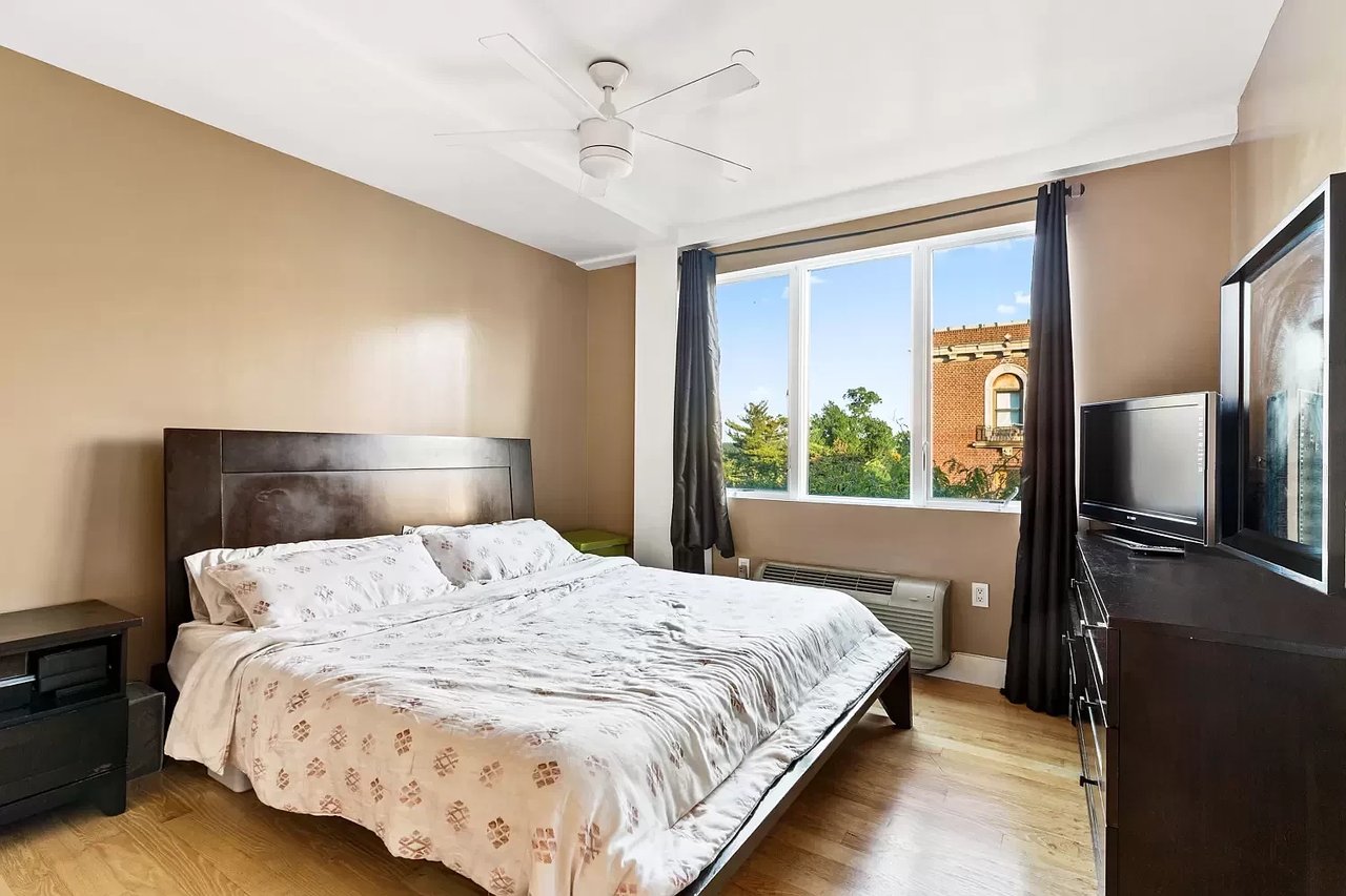 2155 Daly Ave, #5A
