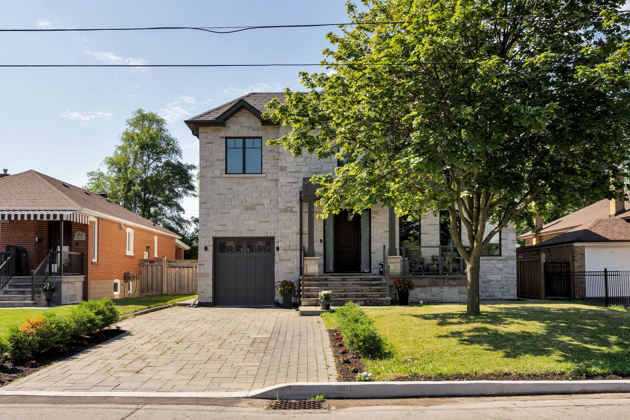 Elegant Relaxed Five Bedroom Home