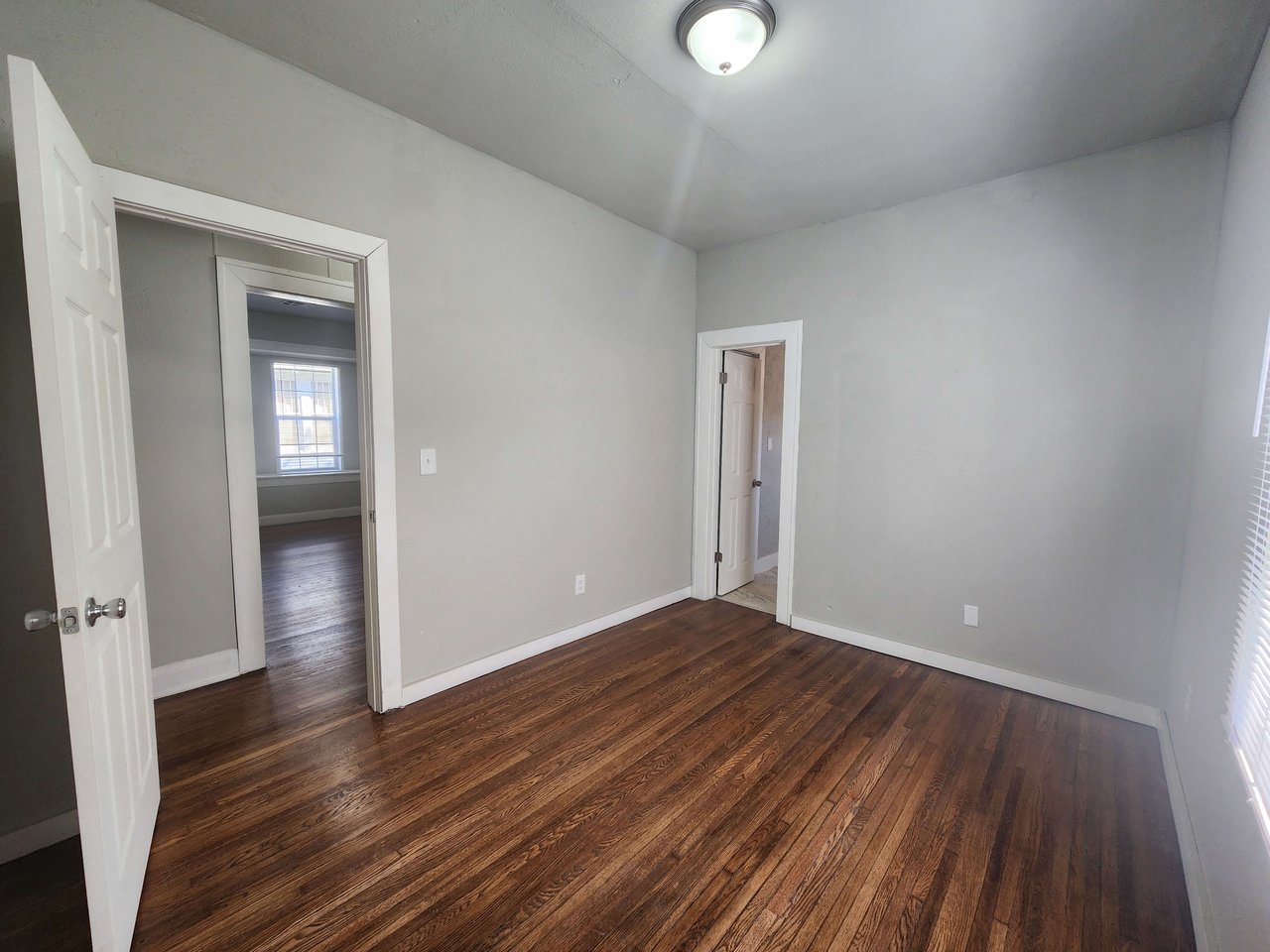 1017 N. Broadway Ave