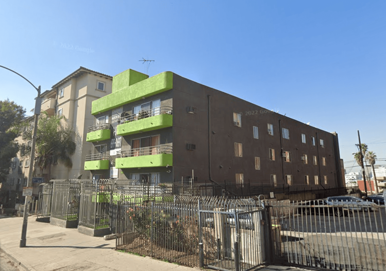 467 S Bonnie Brae St (18 Units)