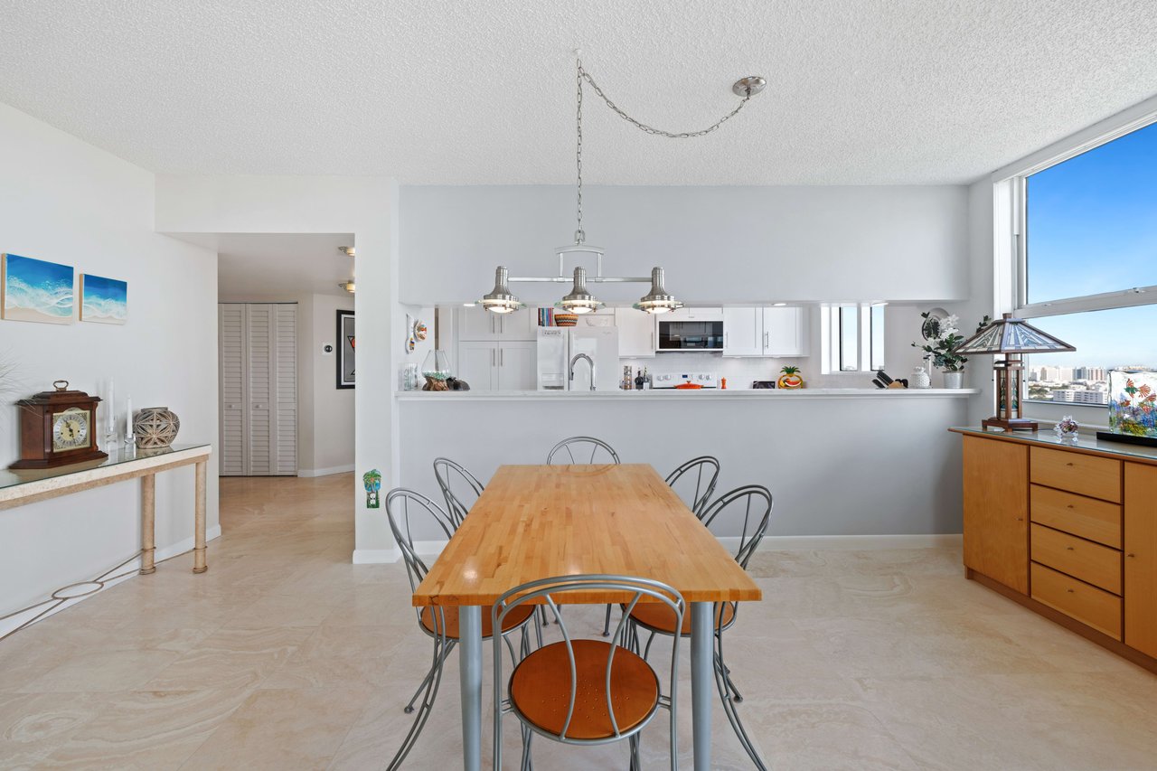 650 West Ave Unit: 2102