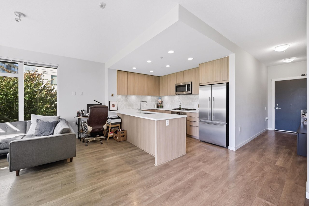 207-3289 Riverwalk Ave