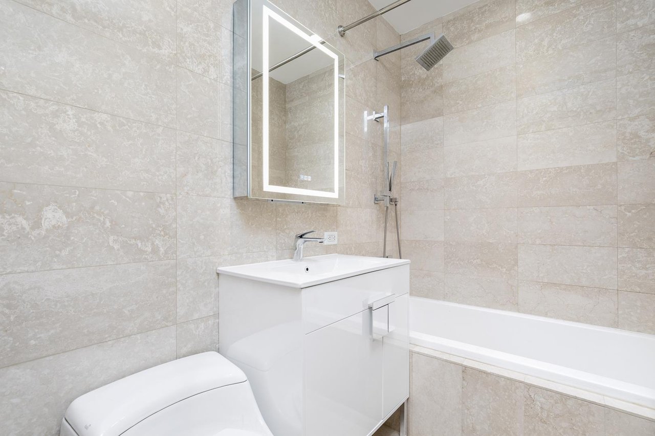 75 Wall Street, Apt 26M