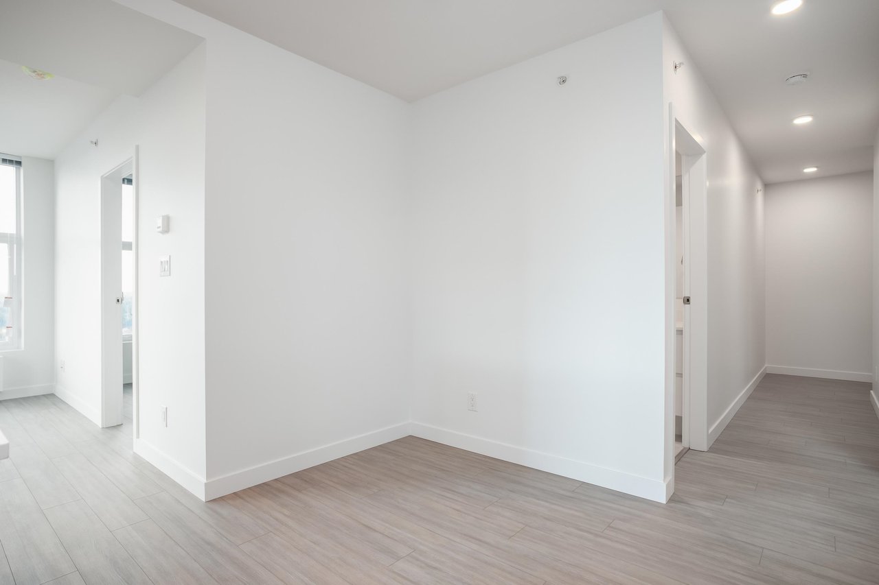 810-13615 Fraser Hwy