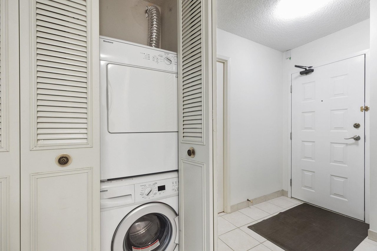 904-5652 Patterson Ave