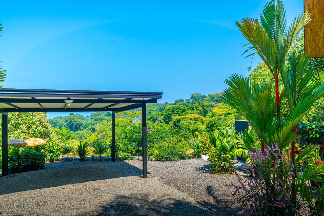 Modern Tropical Infinity Pool Home, Dominical, Puntarenas