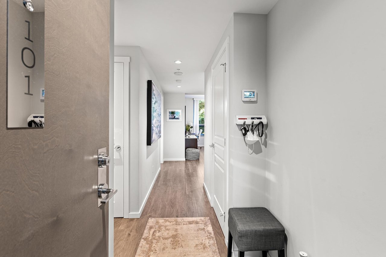 101-5883 Barker Ave
