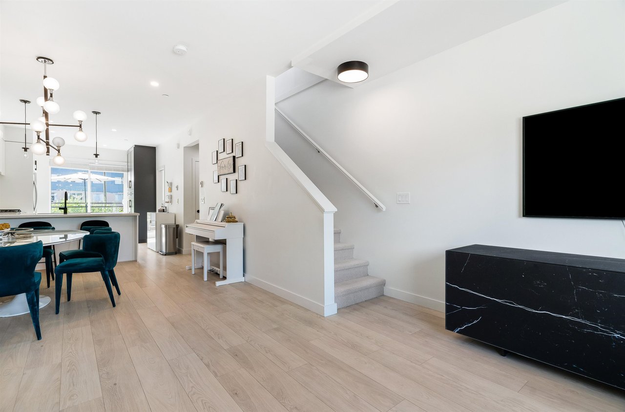 102-3105 St George St