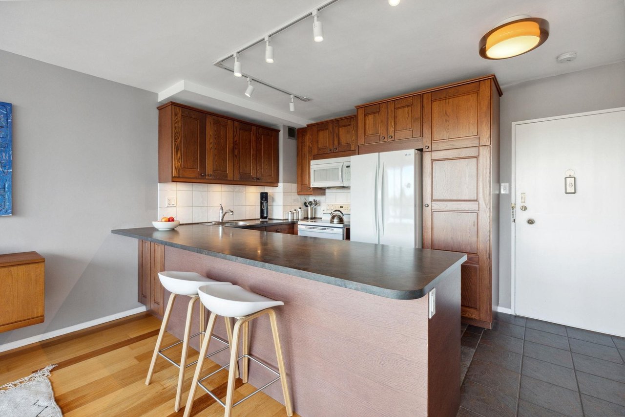 720-1445 Marpole Ave