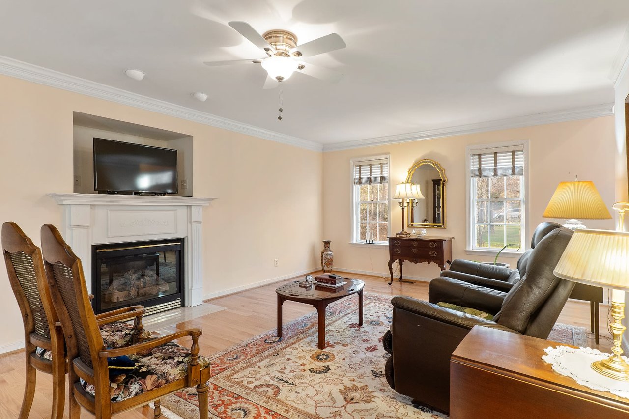 3531 Sherwood Bluff Way