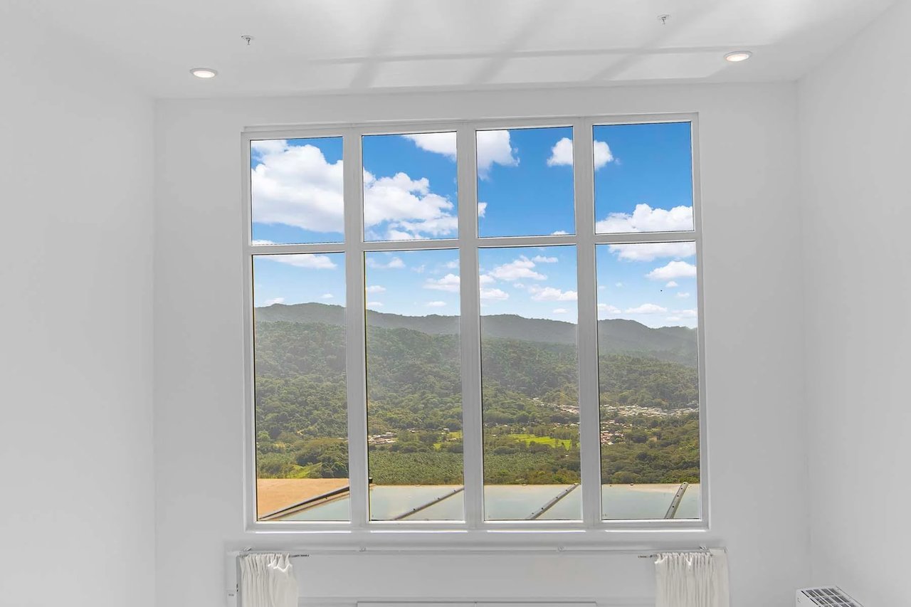 Luxury Oceanview Corner Penthouse, Jaco, Puntarenas