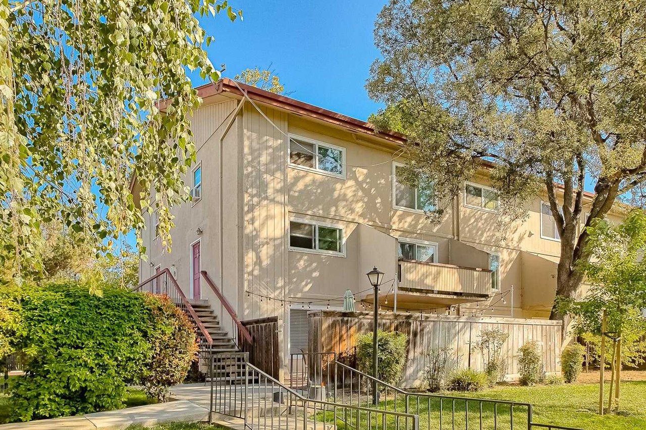 701 N Rengstorff AVE 14