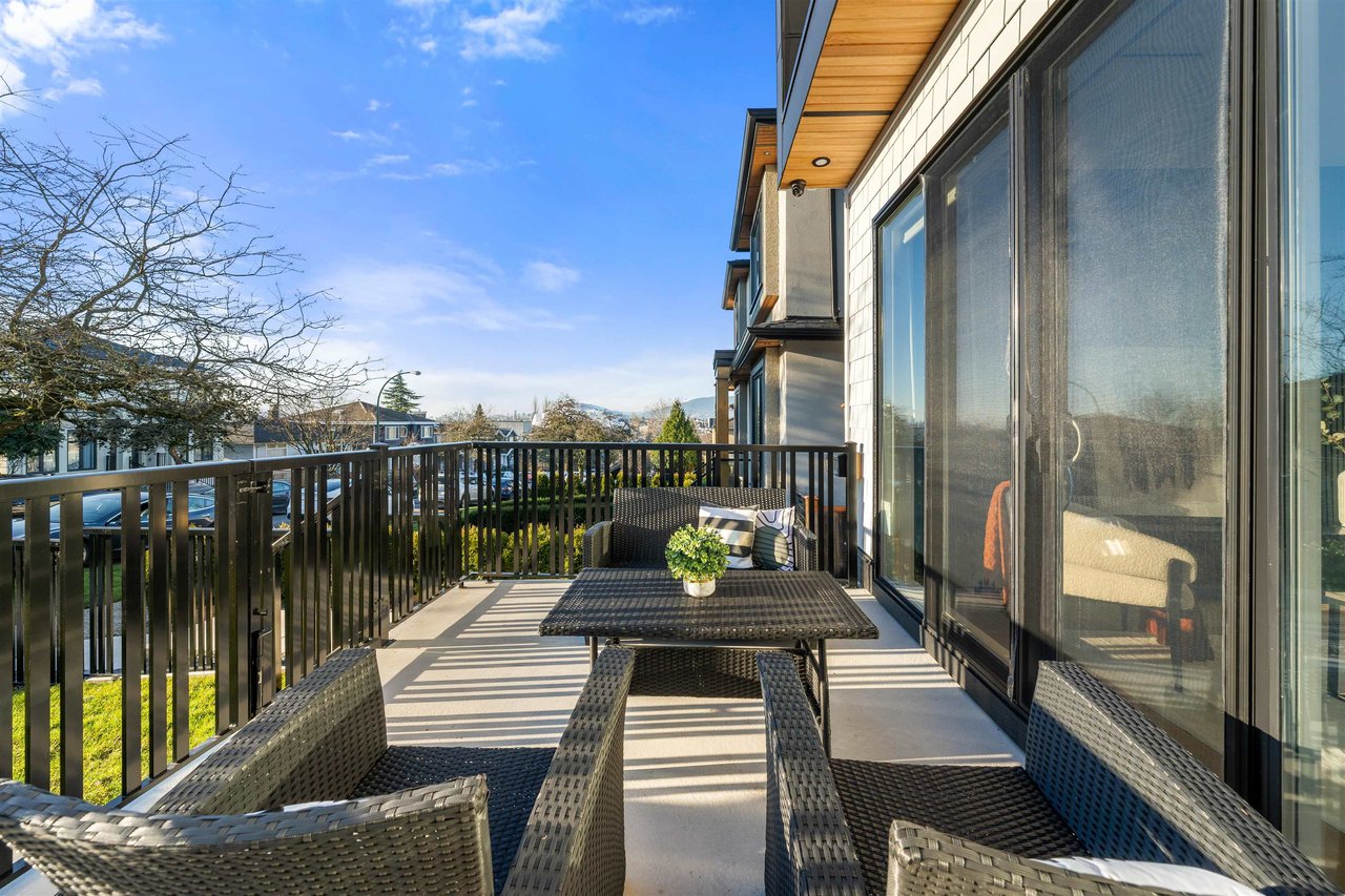 1-3559 Haida Dr