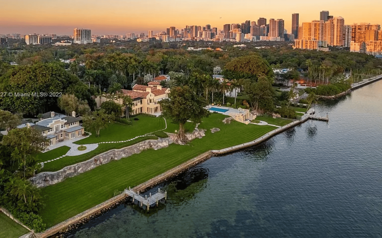 Buying a Home in Coconut Grove
