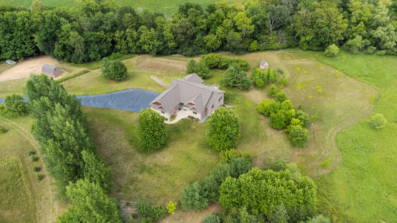 3711 Bavaria Rd, Chaska MN