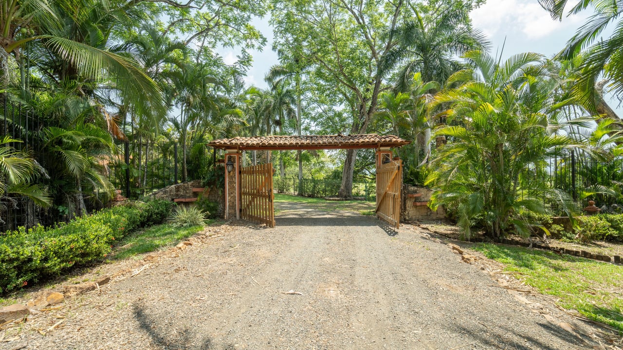 Hacienda Orotina | A Masterpiece of Serenity!