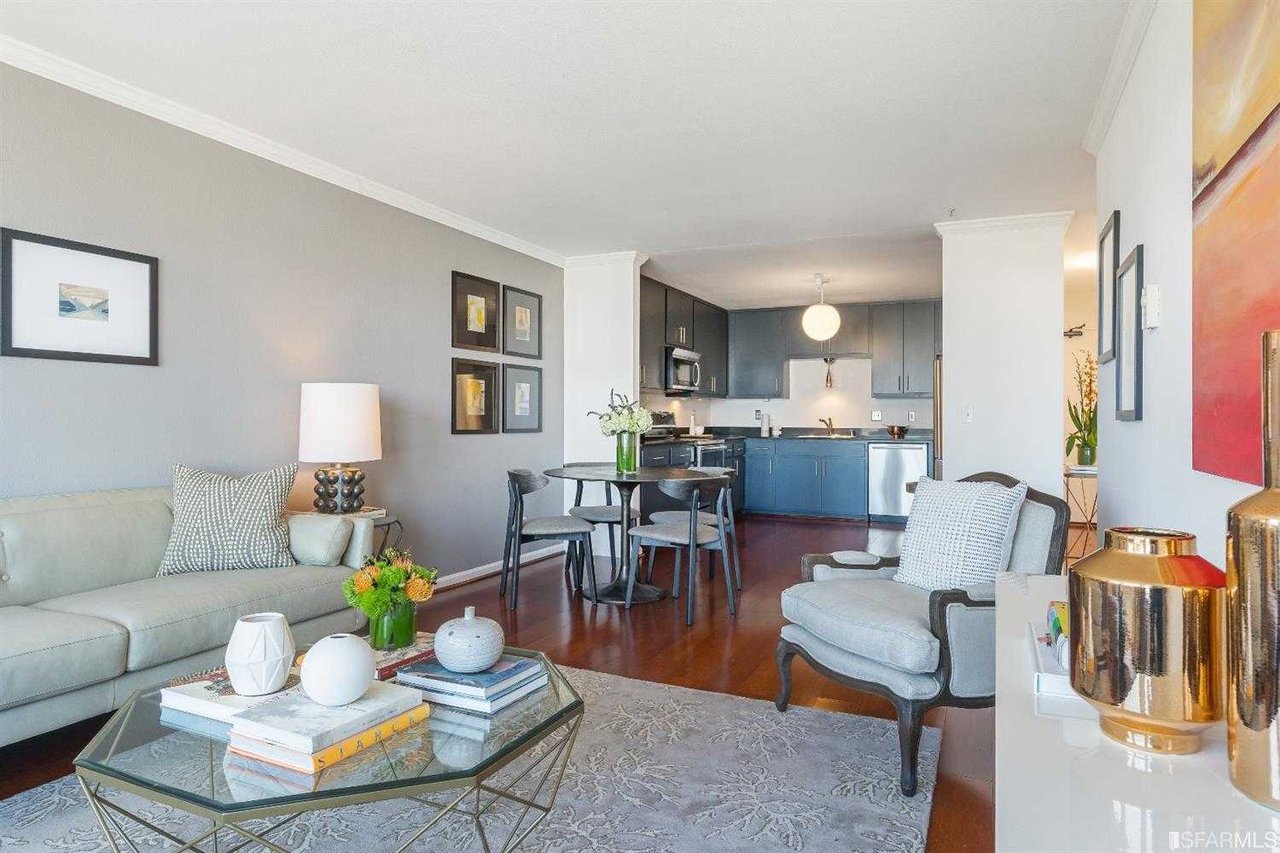 550 South Van Ness Avenue Unit 401