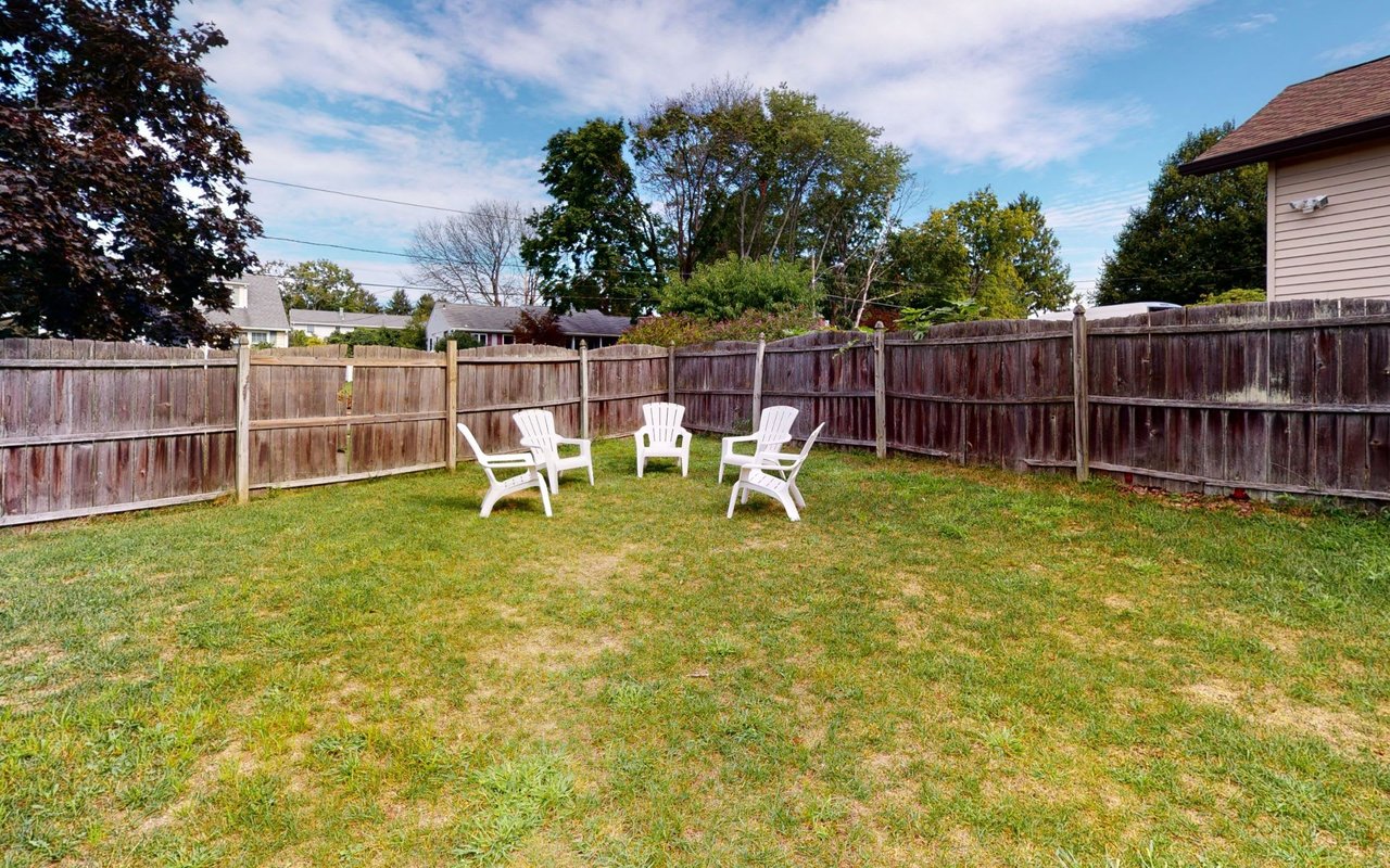 8 LANGMOORE DR
