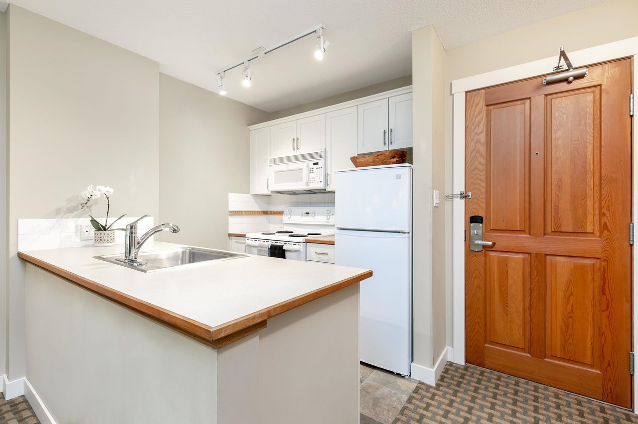 402-4660 Blackcomb Wy