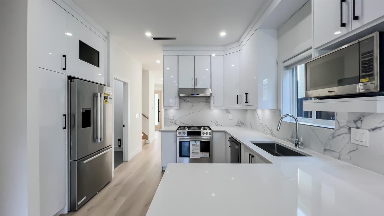 8020 19th Ave