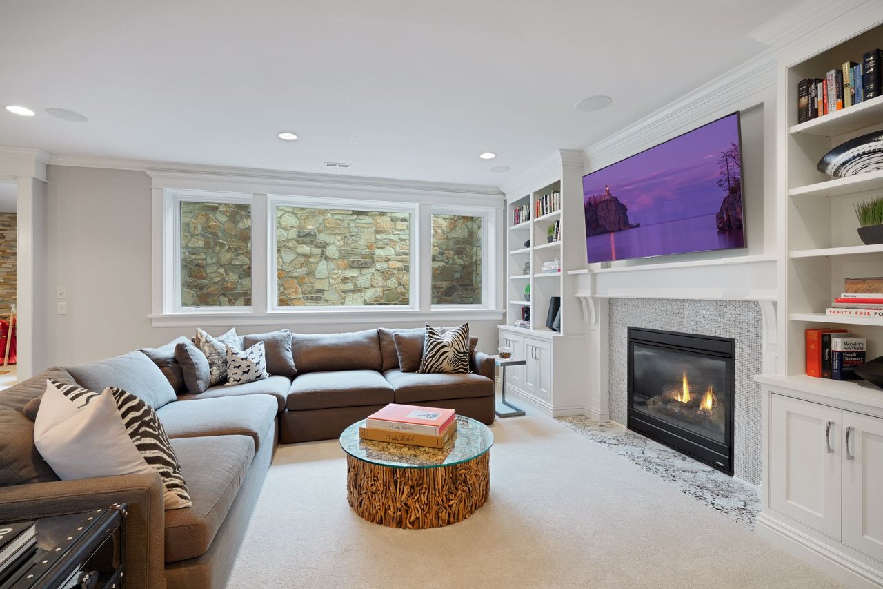 *PENDING* 5333 Halifax Ave, Edina